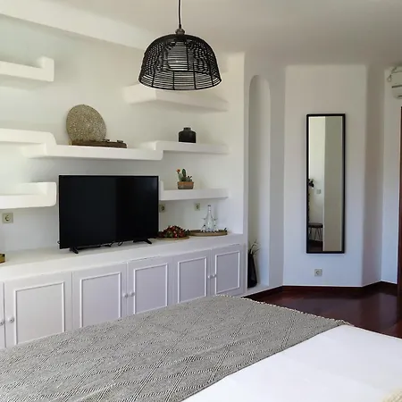 Moments Bed & Breakfast *