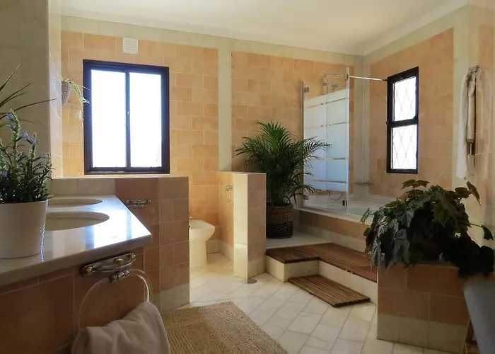 Bed & Breakfast Moments