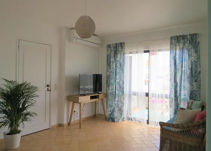 Moments Bed & Breakfast 3*